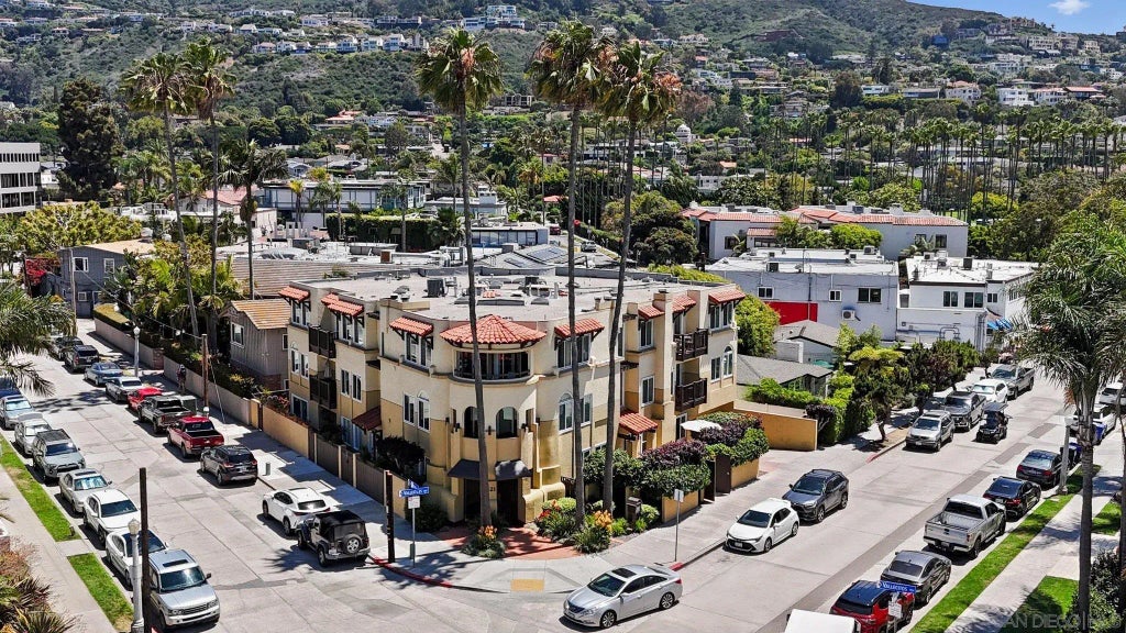 8121 Camino Del Sol 102, La Jolla