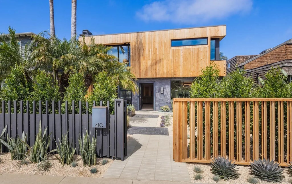 410 N Acacia Avenue, Solana Beach