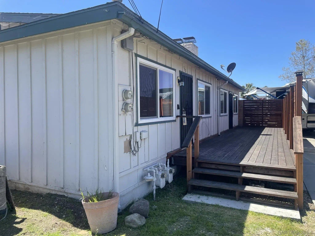 740-742 W California Ave., Vista