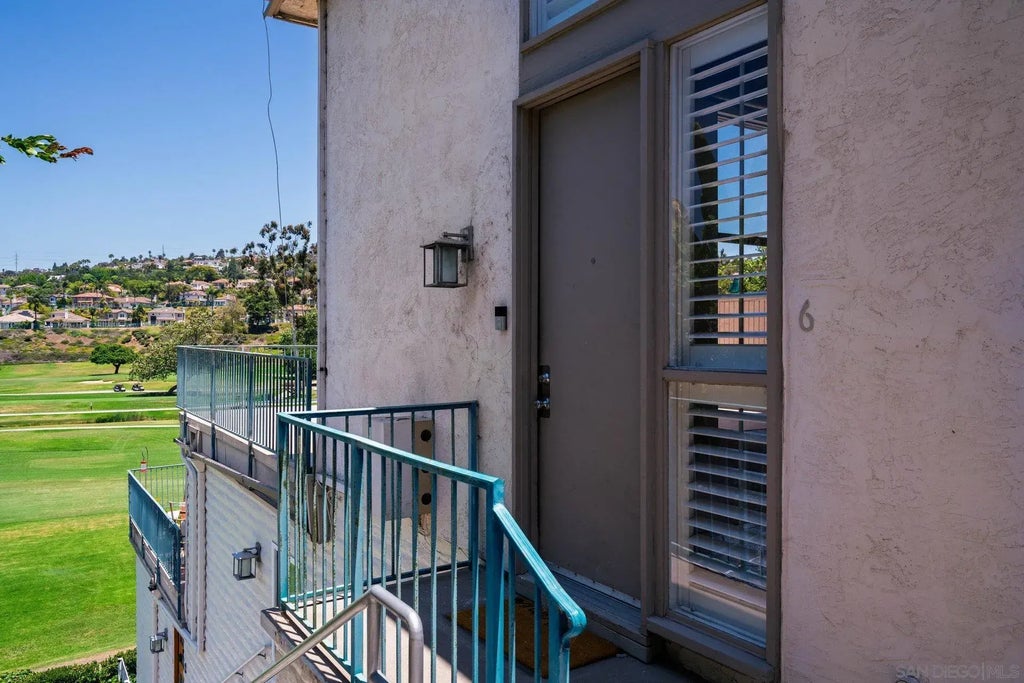 2544 Navarra Rd 6, Carlsbad