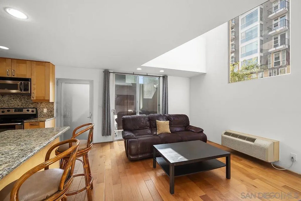 985 Island Avenue 4, DOWNTOWN