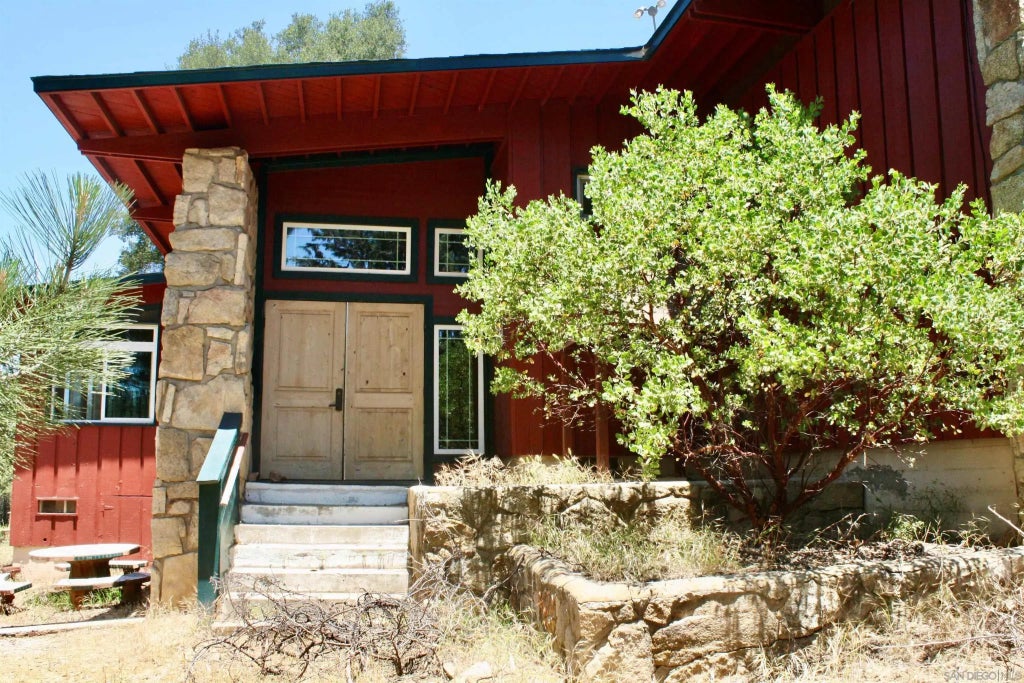 8761 Riverside Dr, Descanso