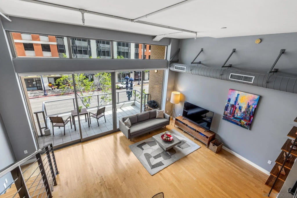 575 6th Ave 207, Downtown (DT)