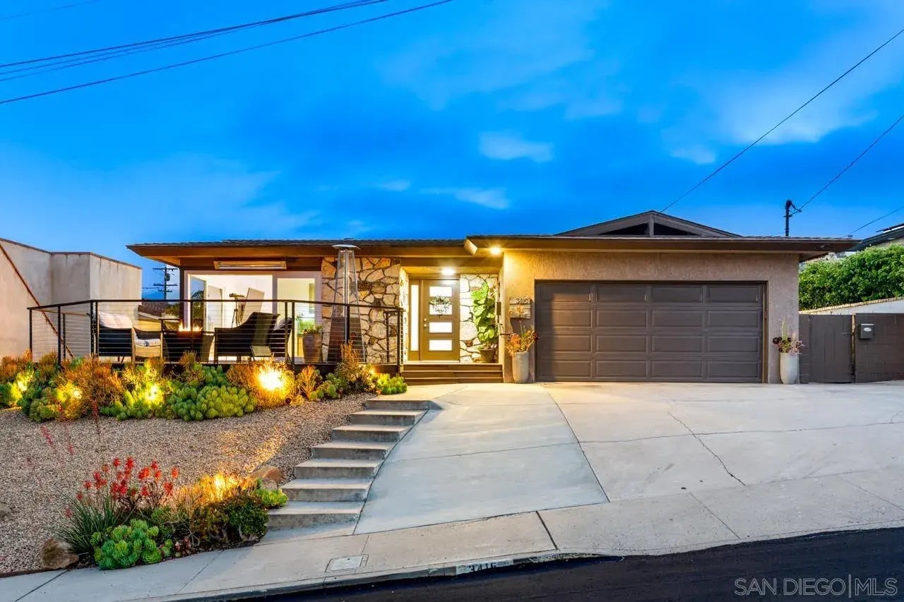 Photo of Listing #250032827