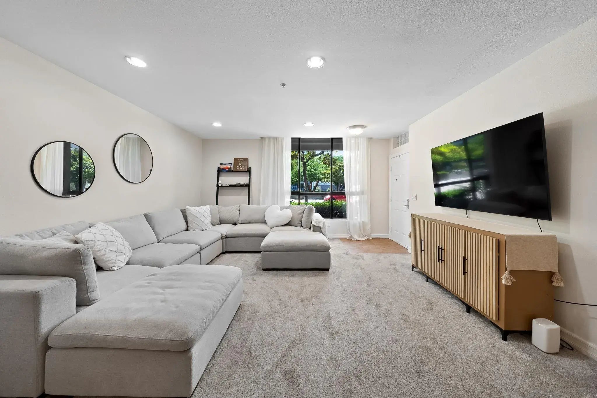 Photo of Listing #250032933