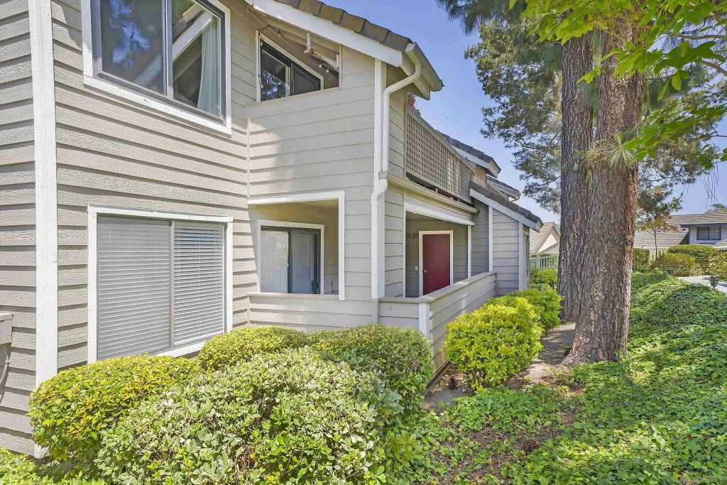 1059 Shadowridge Dr 9, Vista