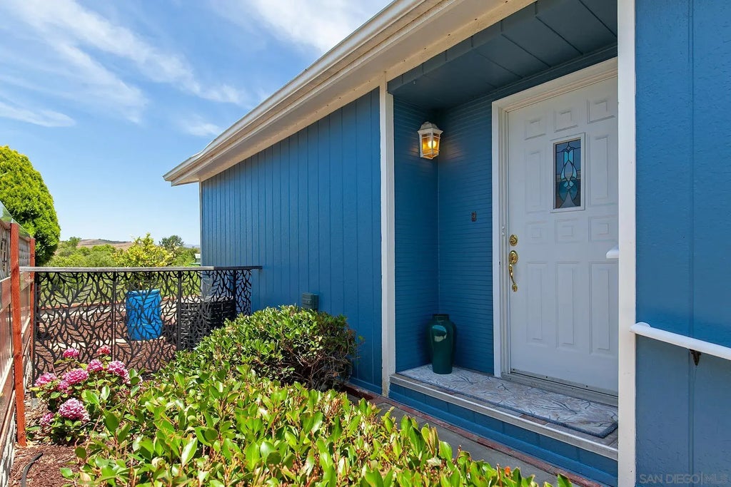 5188 Weymouth Way, Oceanside