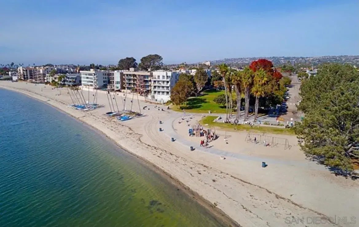 Photo of Listing #250033325