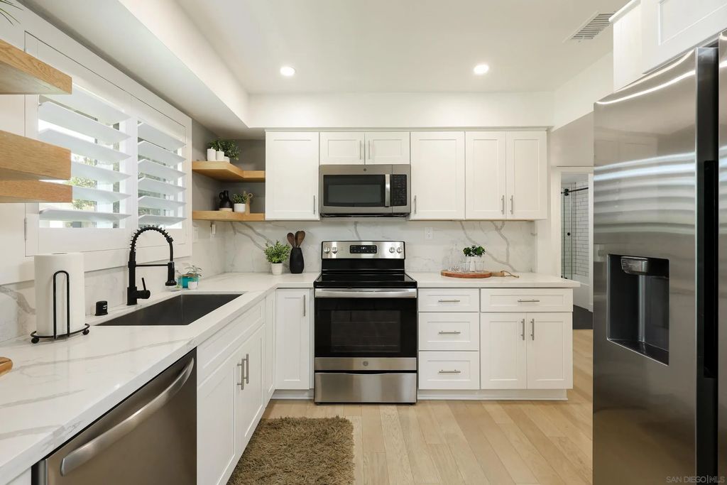 3660 N Vista Campana 15, Oceanside