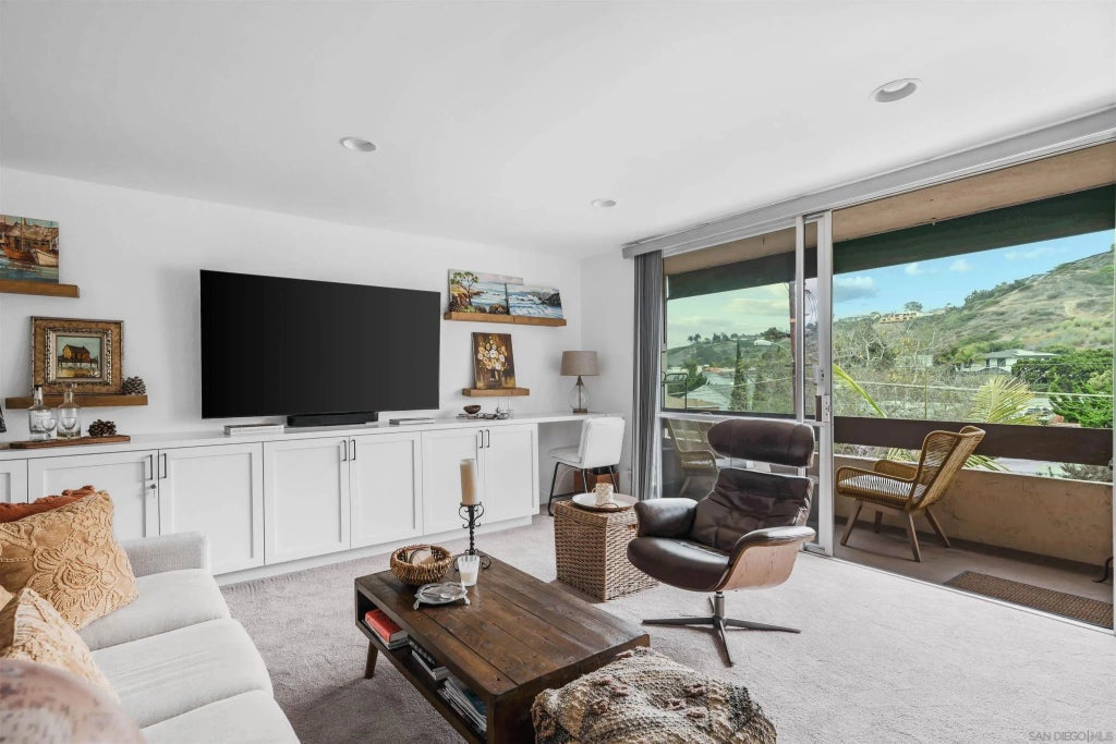 6455 La Jolla Blvd 246, La Jolla