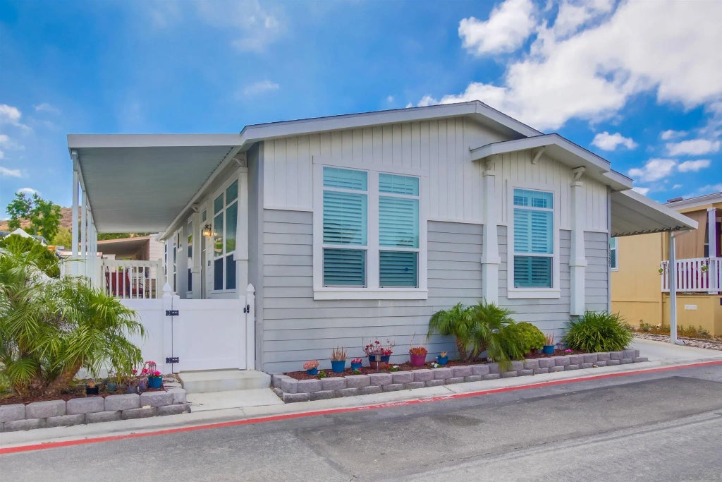 13327 Buena Vista Street, Poway