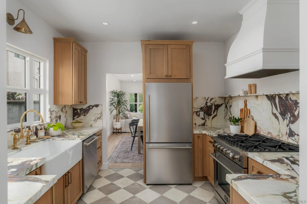 1932 Bancroft Street, South Park (304)