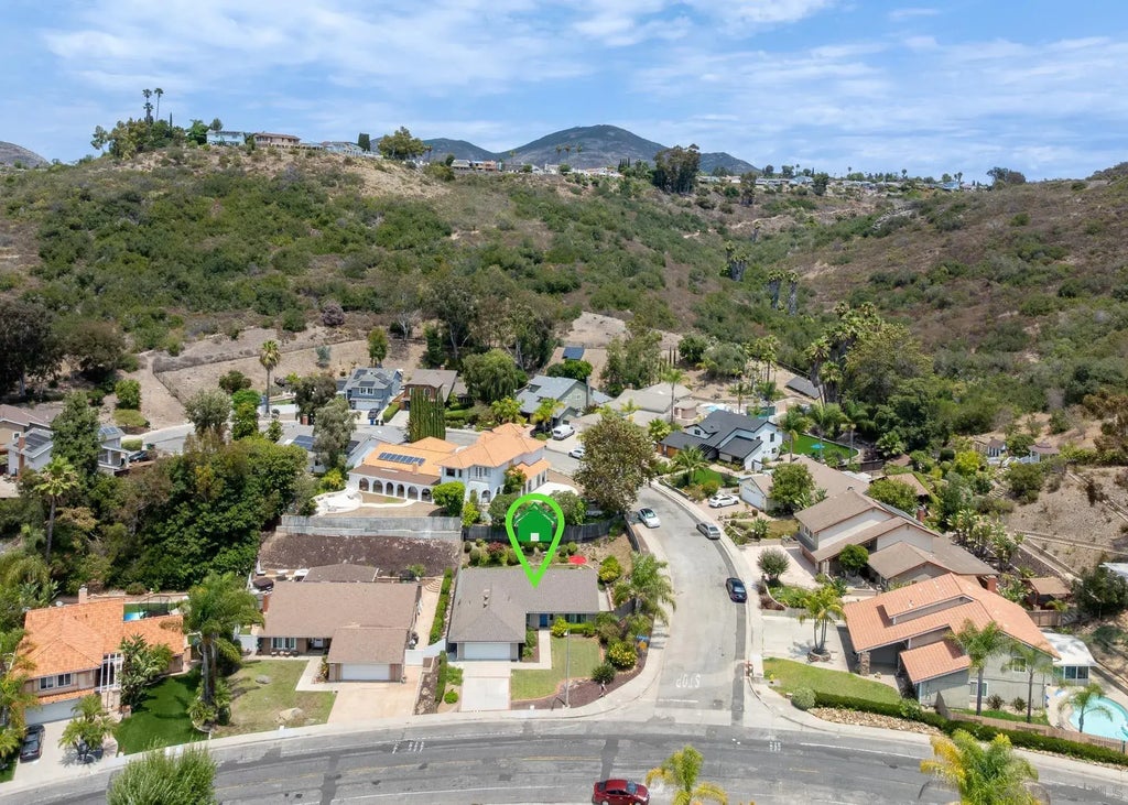 7303 Margerum, DEL CERRO