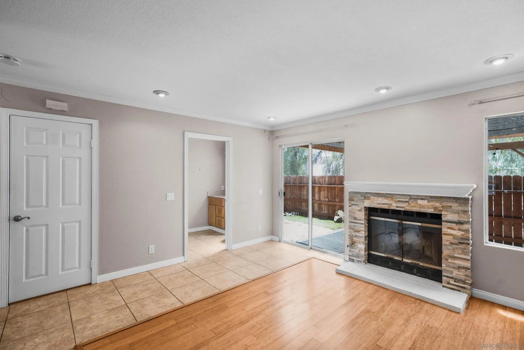1984 Manzana Way, PARADISE HILLS