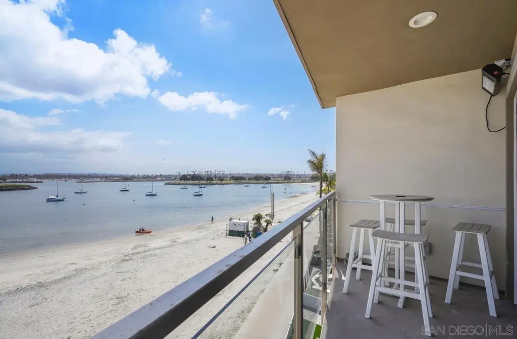 2820 Bayside Walk 2, MISSION BEACH