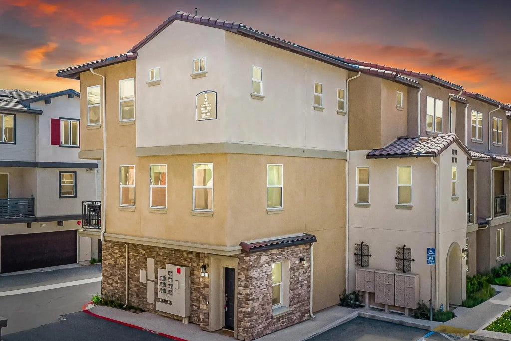 8383 Yellowstone St, Lemon Grove