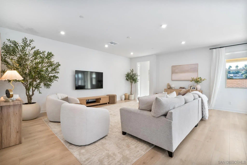 1987 Gila Glen, Escondido