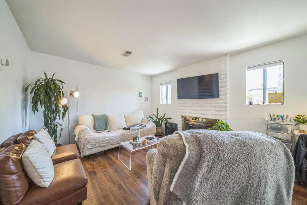 970 Marlin Dr, Vista