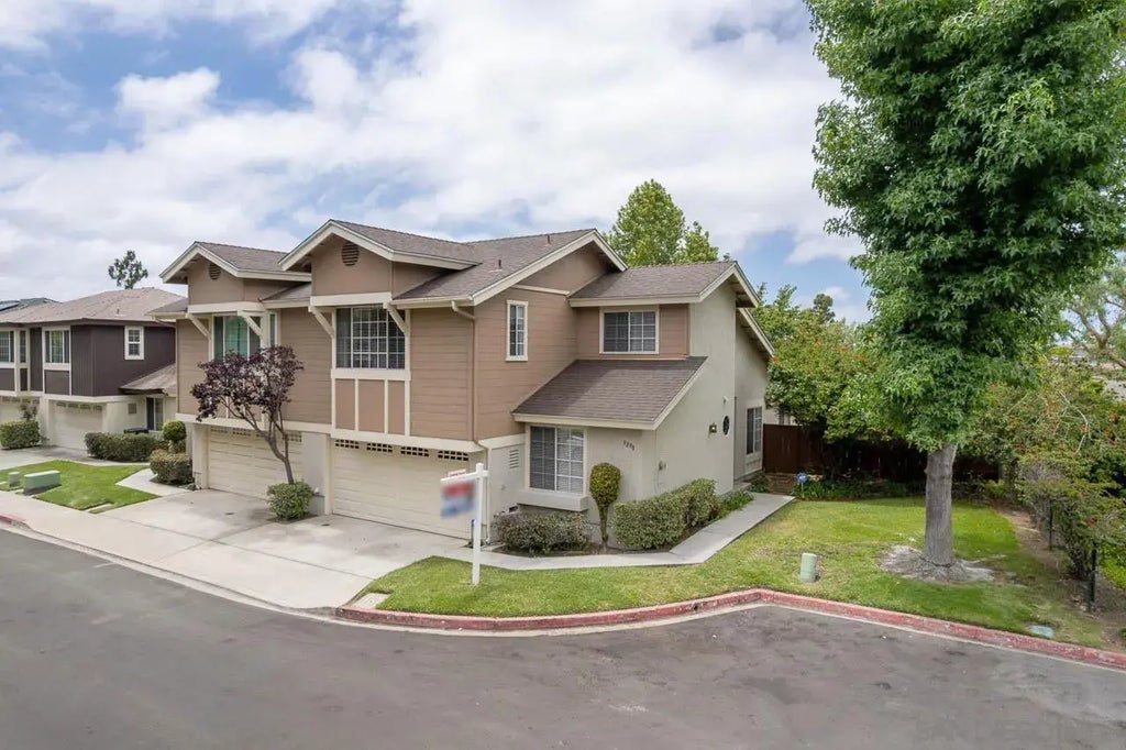 3298 Old Heather Road, CLAIREMONT