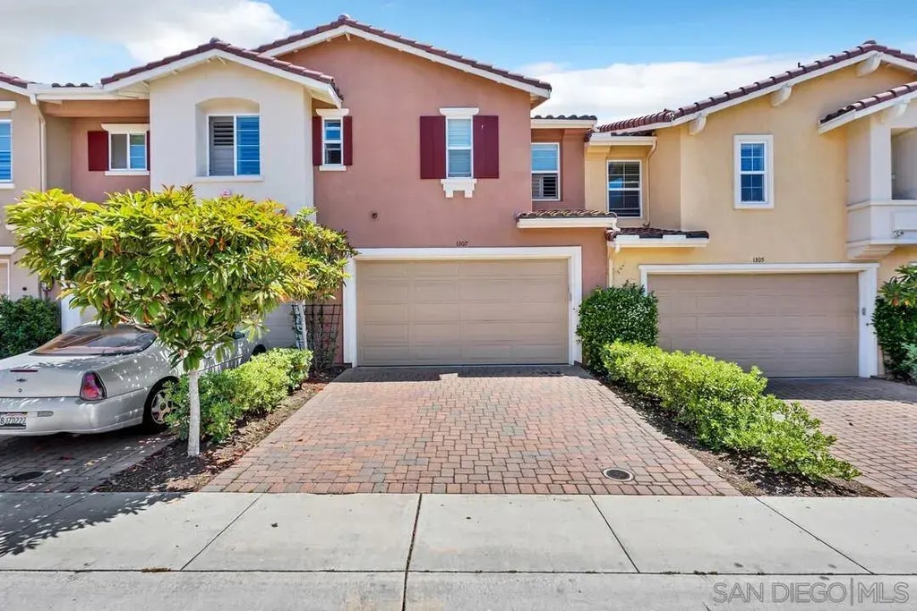 1307 Isabella Way, Vista