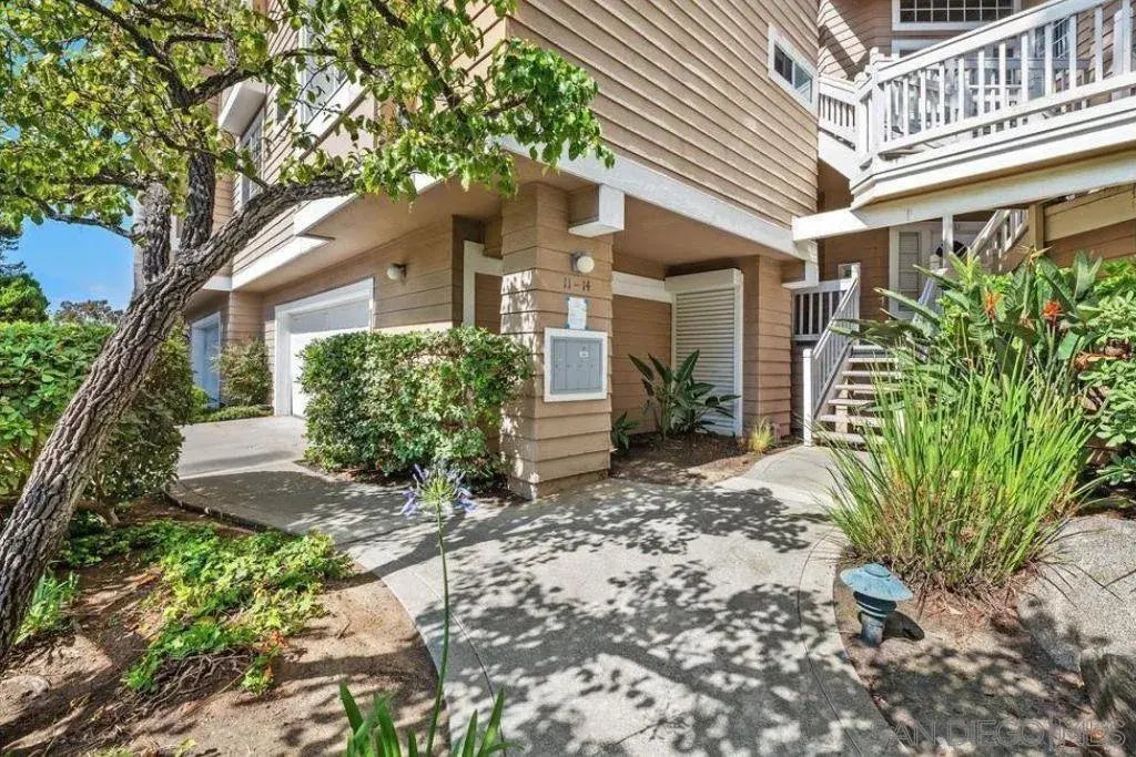 8585 Via Mallorca 11, La Jolla