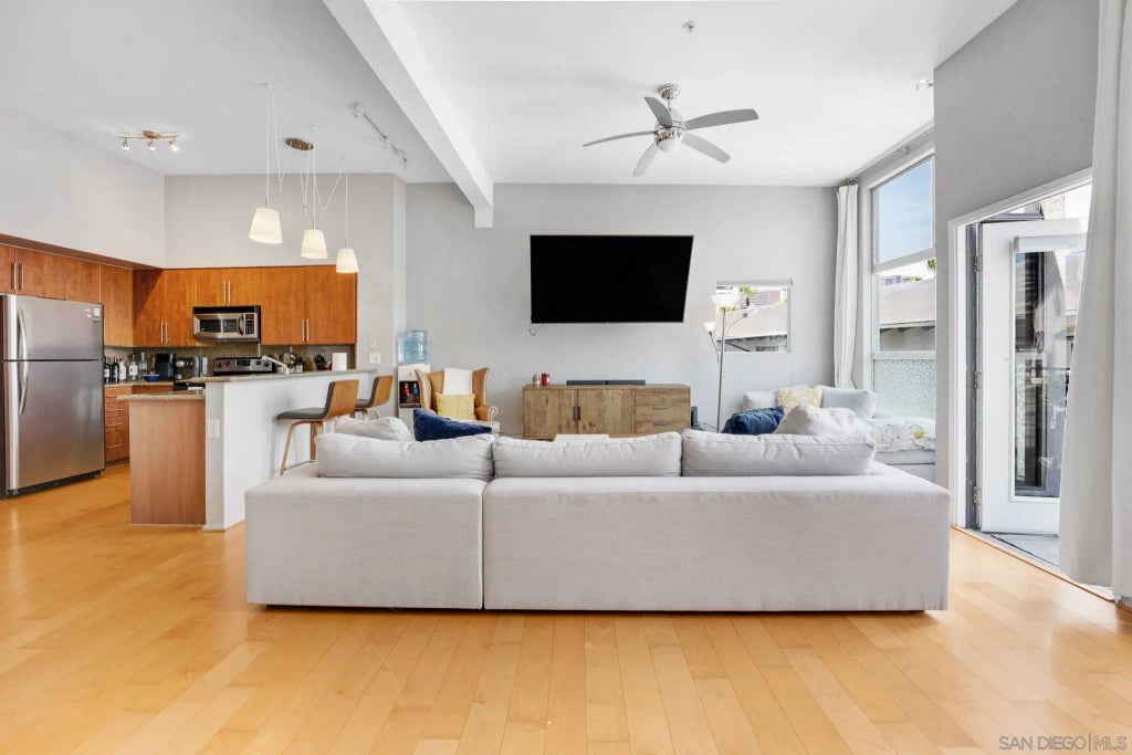 120 Island 442, Downtown (DT)