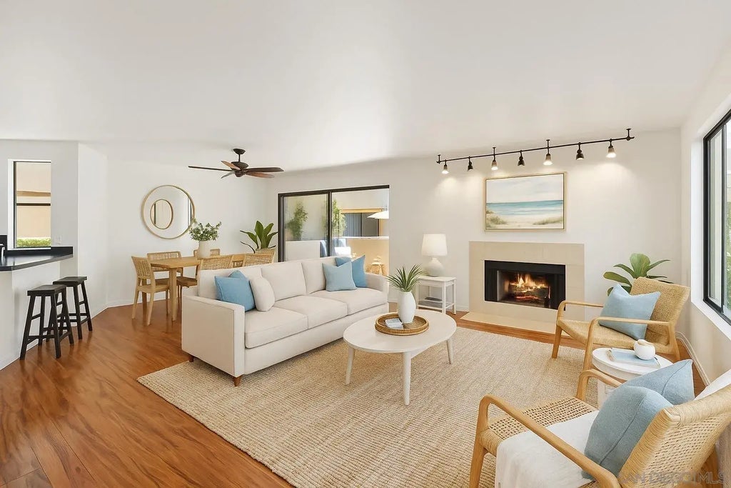 8312 Via Sonoma 113, La Jolla