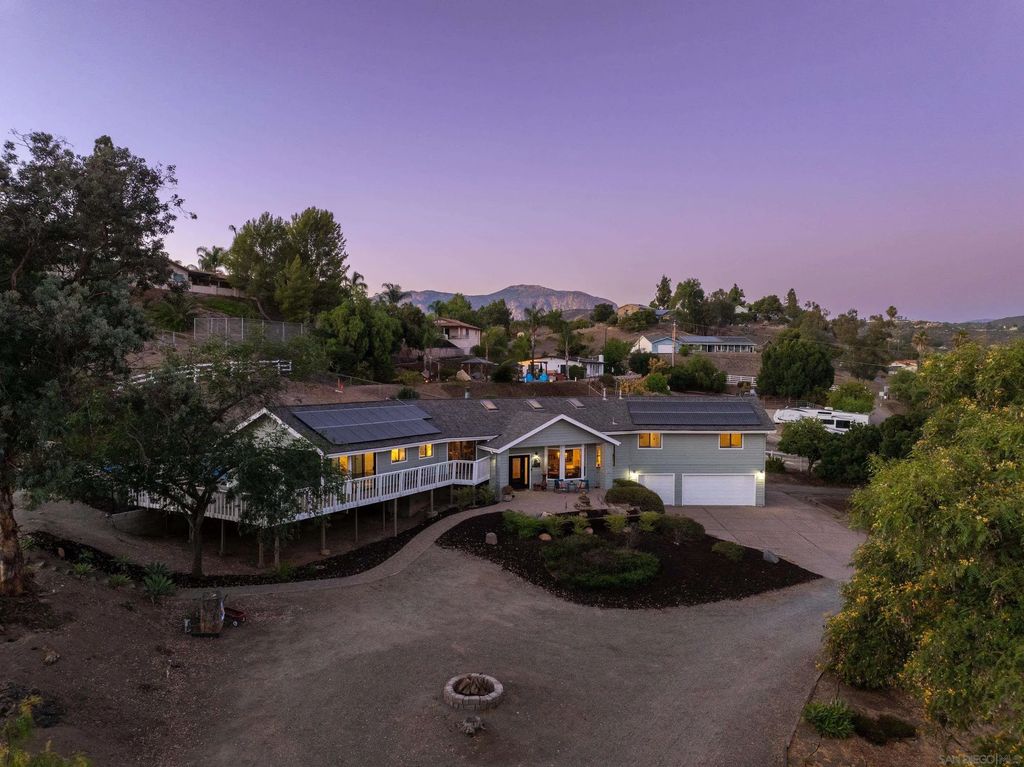 9844 Lorraine Ridge Trail, El Cajon