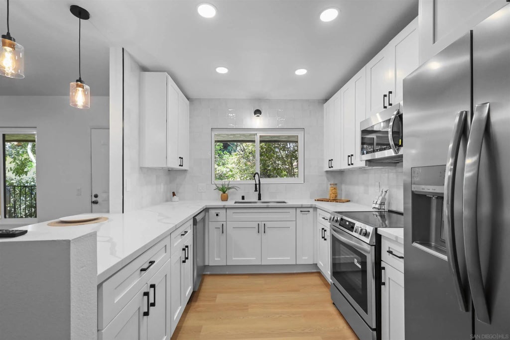 4205 Asher St 32, BAY PARK