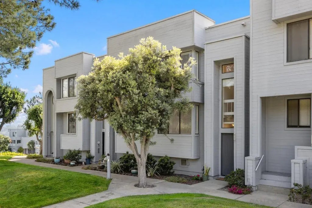 810 America Way, Del Mar