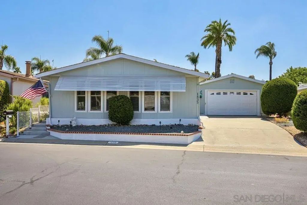 1435 Puritan Dr, Oceanside