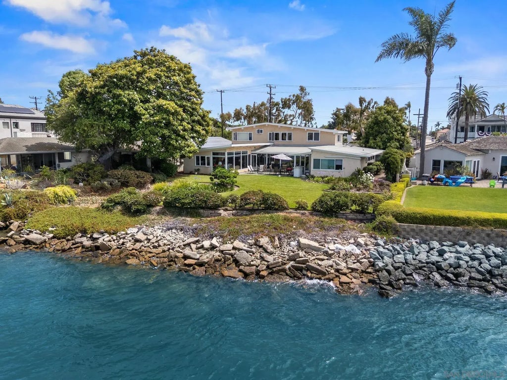 511 1st Street, Coronado