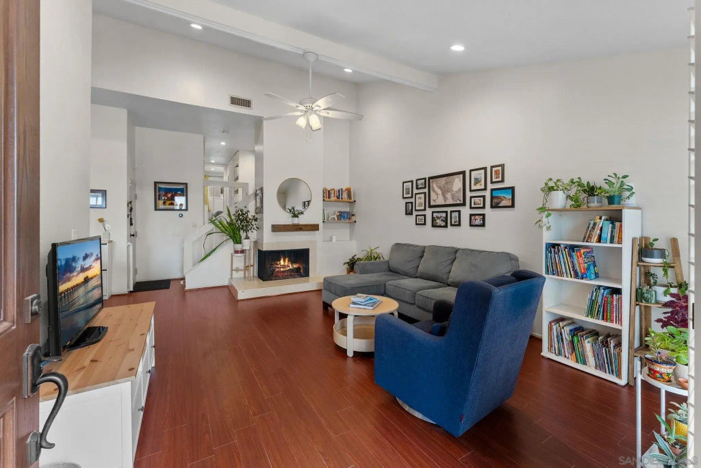 7328 Caminito Carlotta, Del Cerro (DELC)