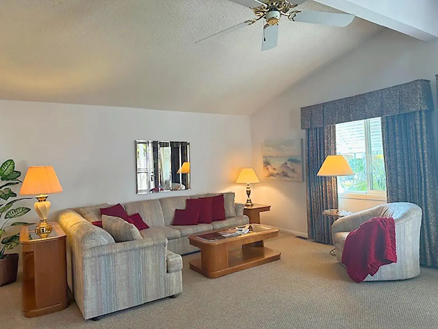 Photo of Listing #250035478