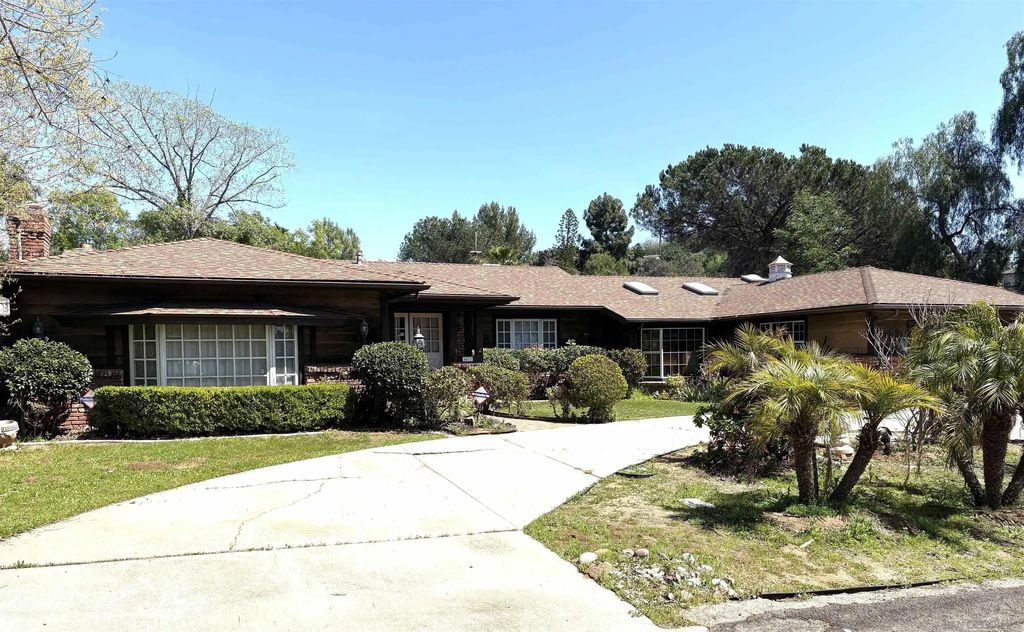 4431 Shade Rd, La Mesa