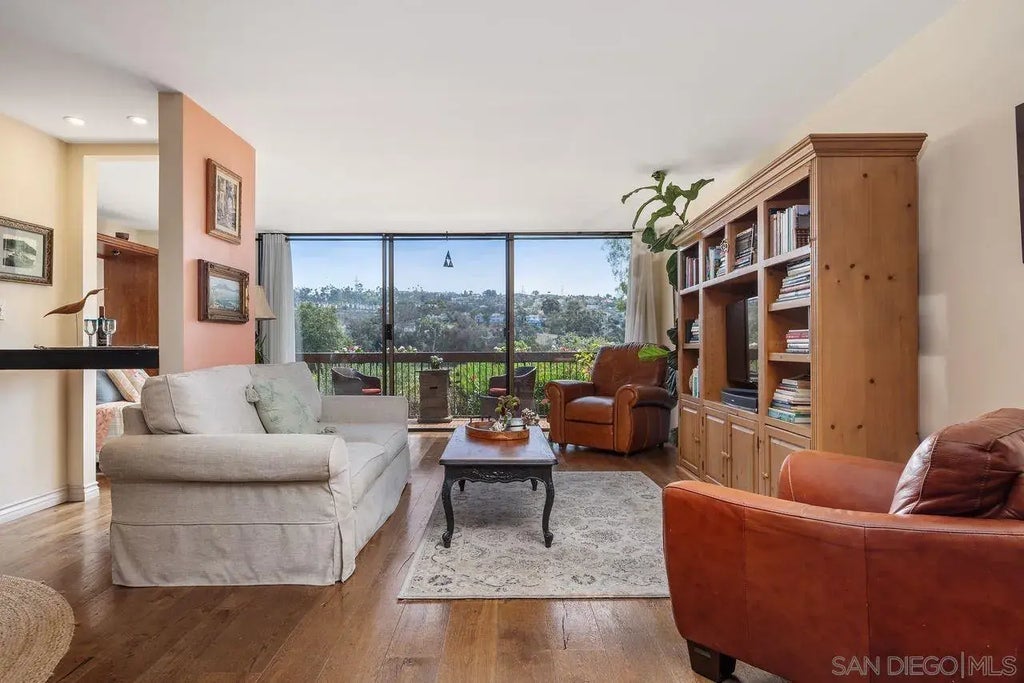 2564 Navarra Dr 113, Carlsbad