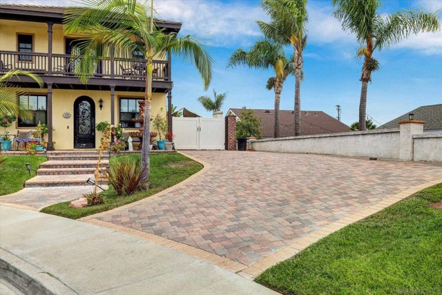 523 Hatherly St, Vista