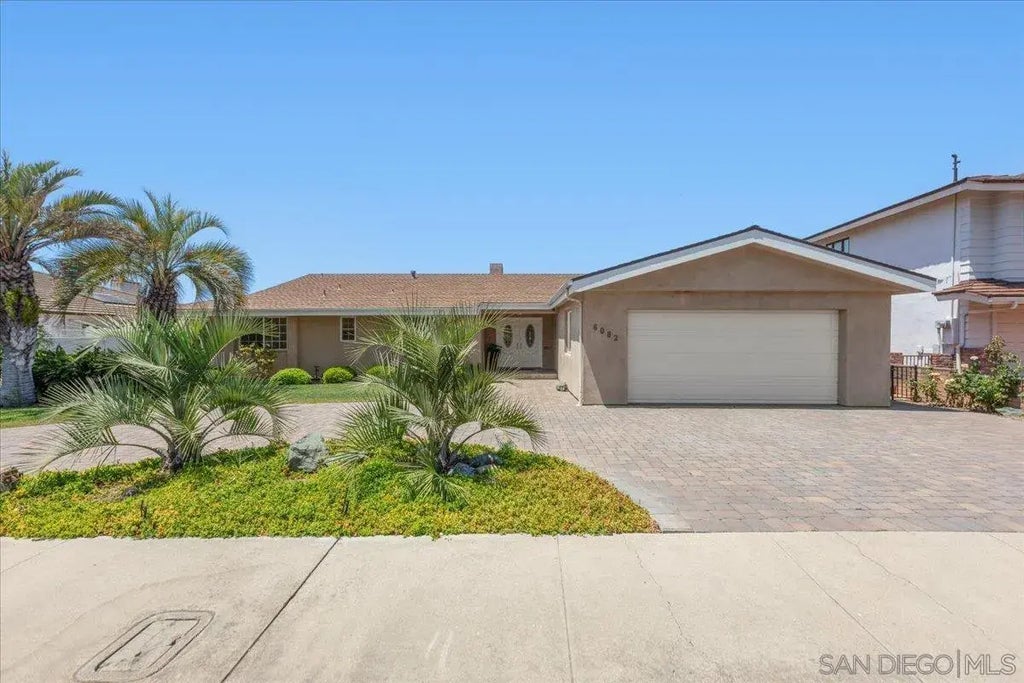 6082 Madra Ave, DEL CERRO