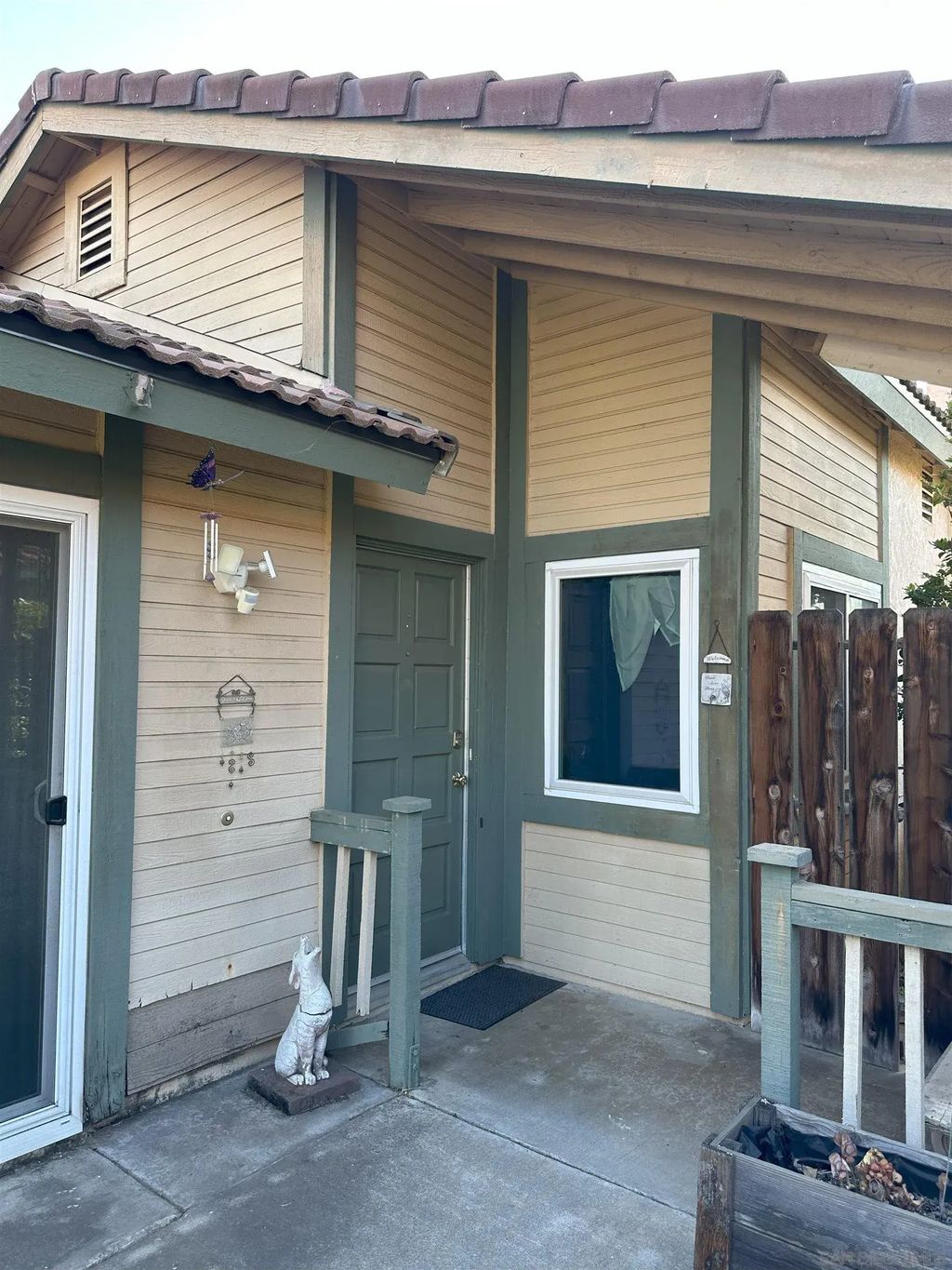 2175 Charise, Escondido