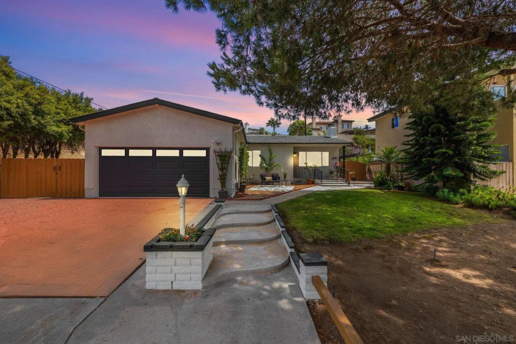 3560 Donna Dr, Carlsbad