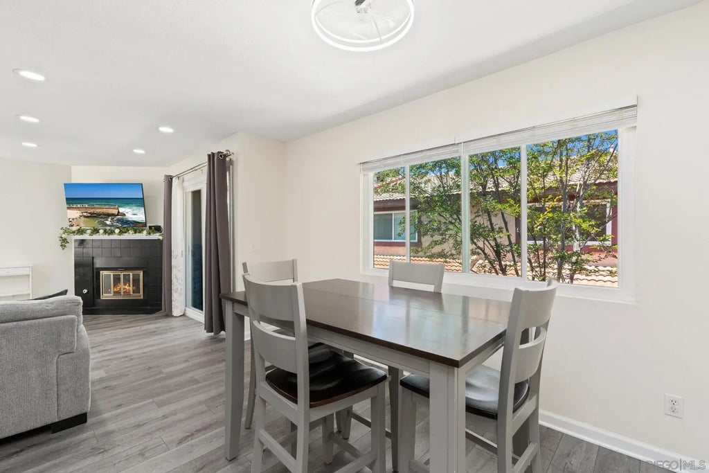 10794 Jeanne Ter D, Santee