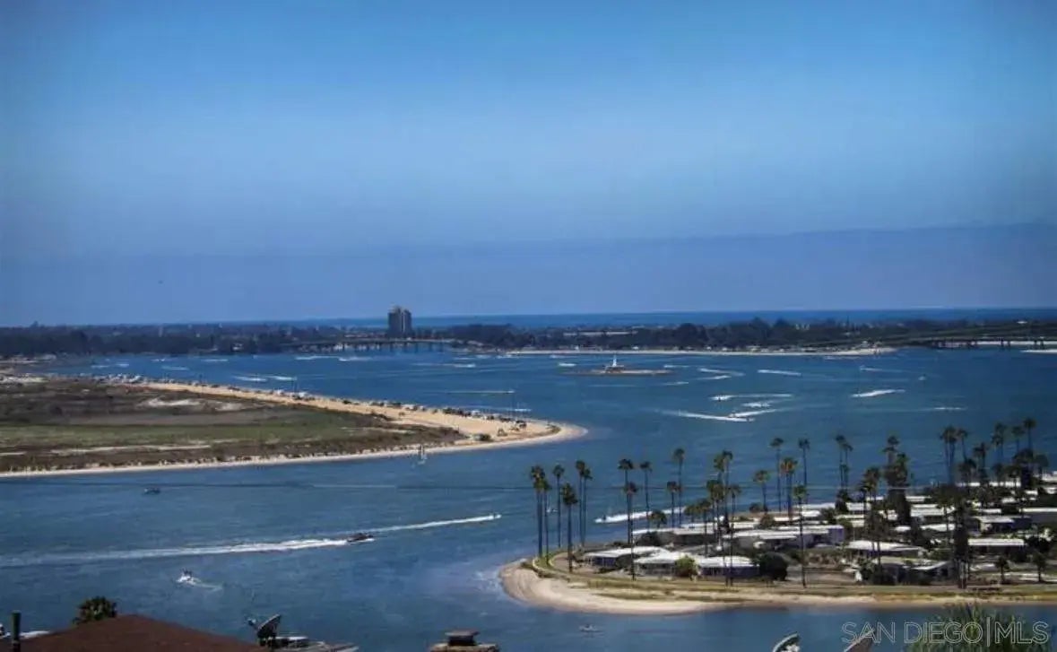 Photo of Listing #250036360