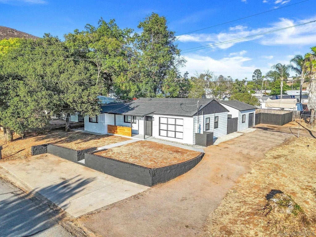 1301 Clove St, El Cajon