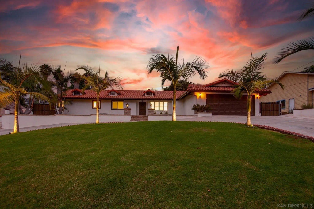 704 Matagual Dr, Vista