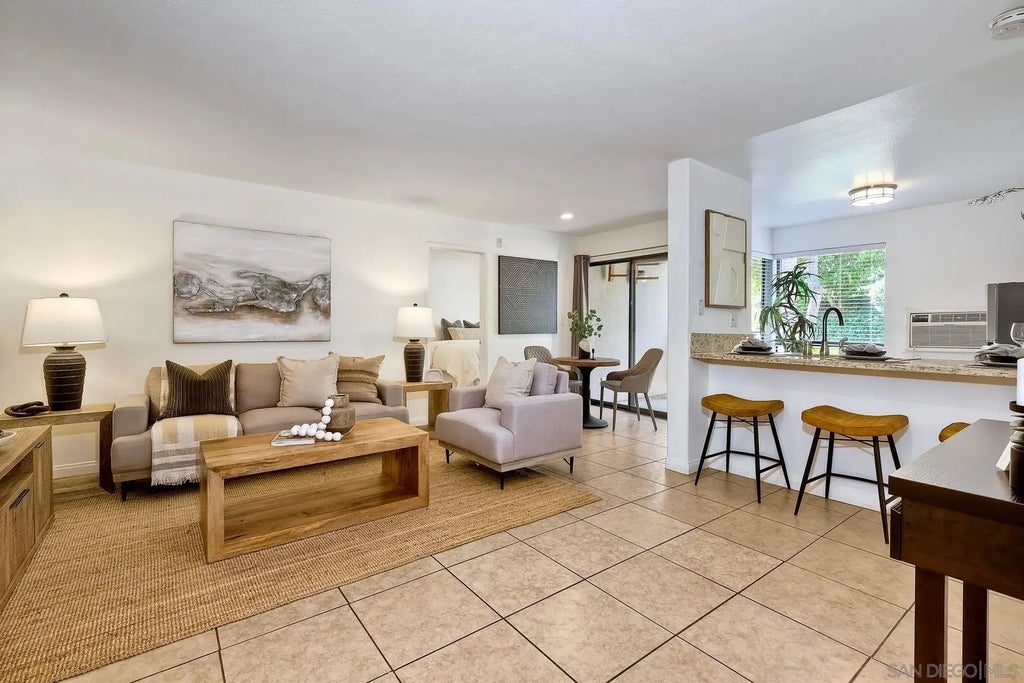 6924 Hyde Park Dr 115, SAN CARLOS