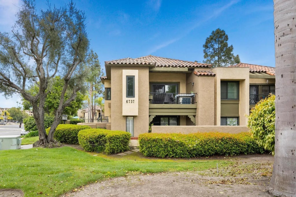 6737 Oakridge Rd 205, Del Cerro (DELC)