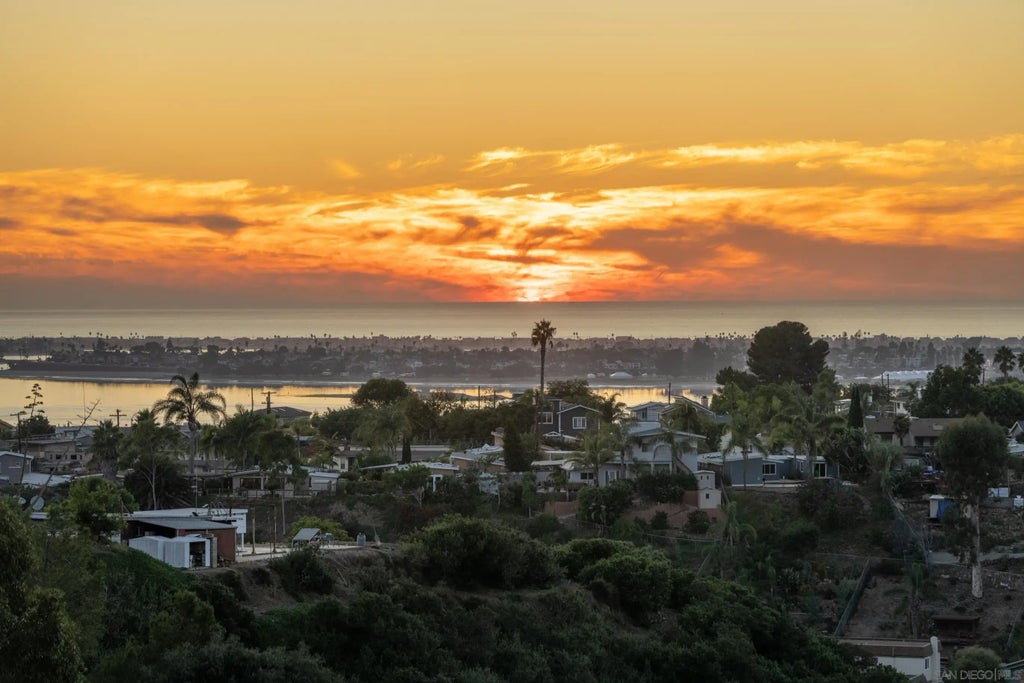 4732 Iroquois Ave S, CLAIREMONT