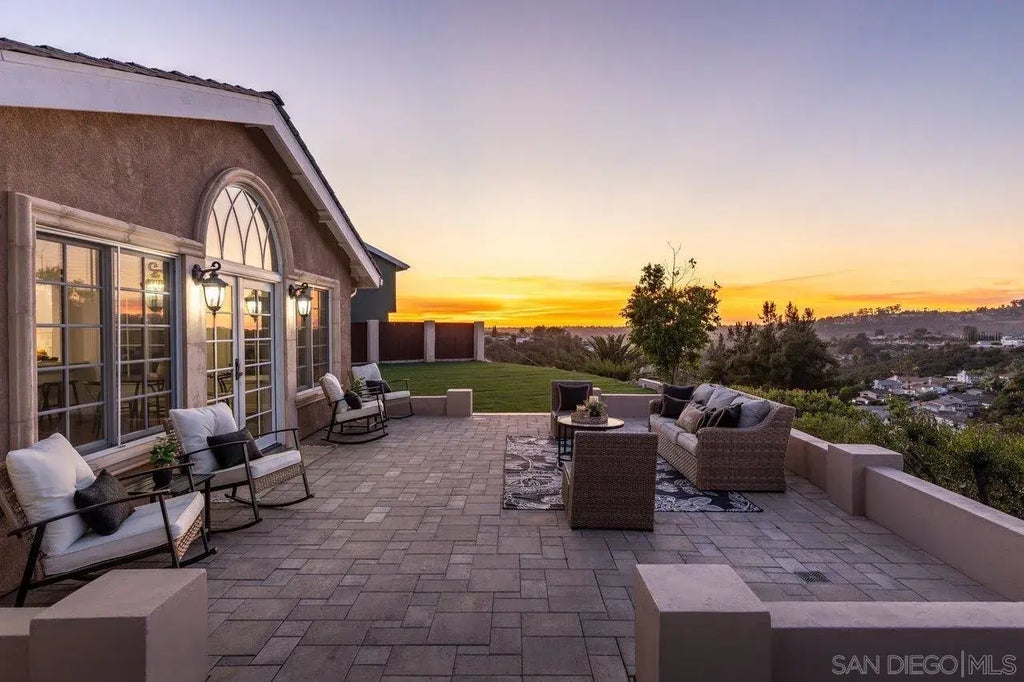 5956 Crow Ct, Del Cerro (337)