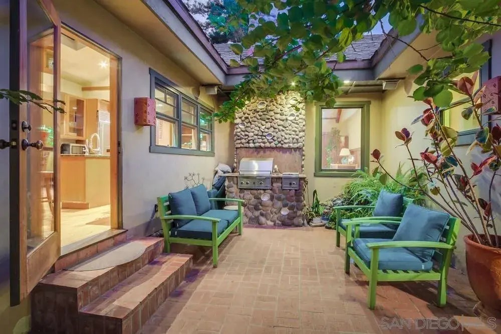 438 Retaheim Way, La Jolla