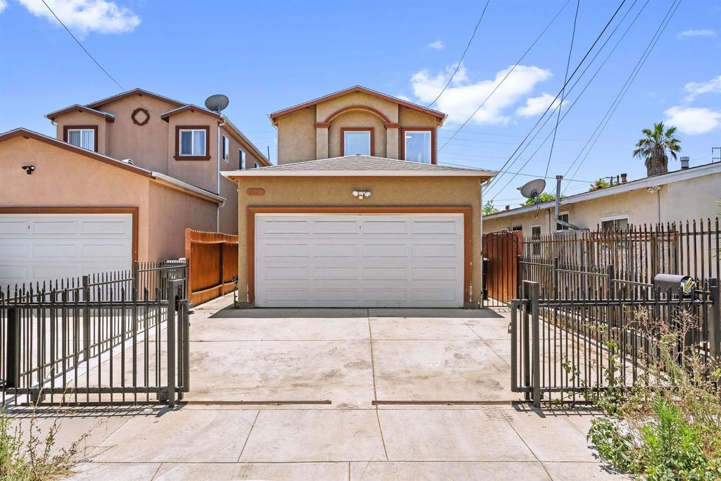 2418 W Lincoln St, Long Beach